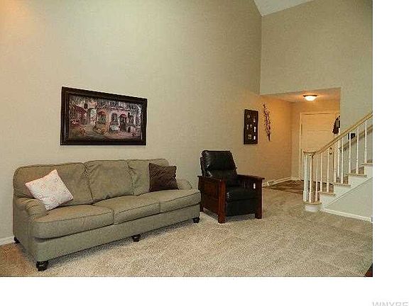 5th image of 19 Pinegrove Ct