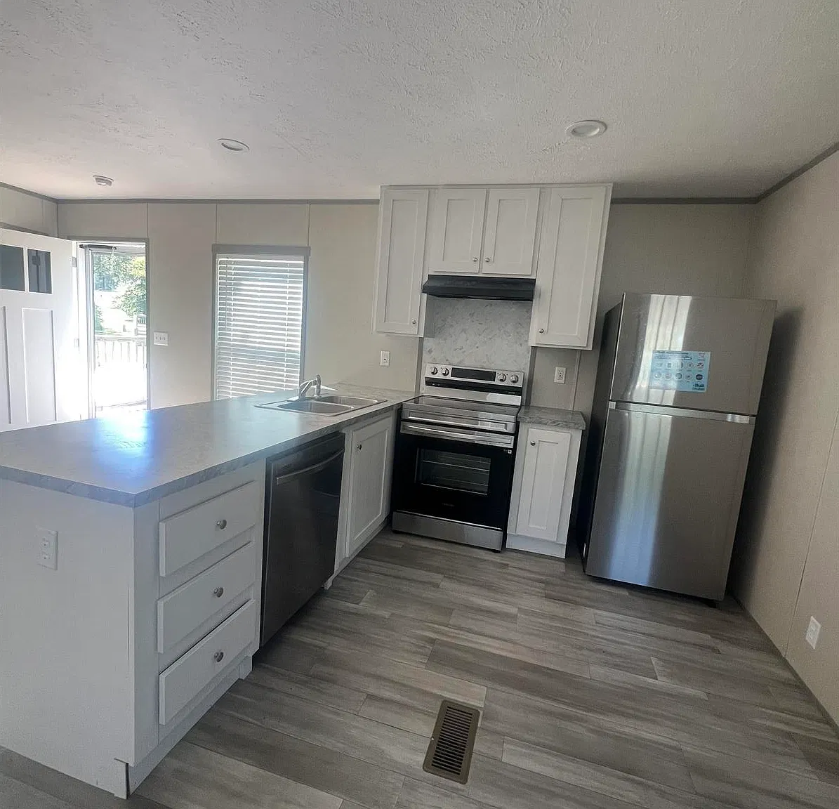 2 bed, $1,189 — Photo 2