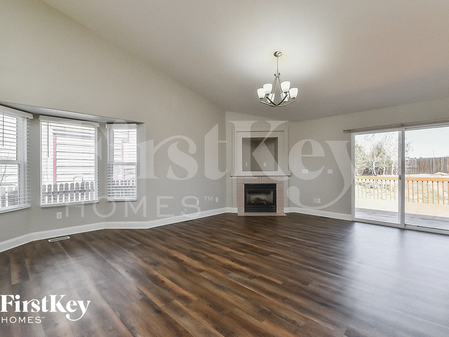 4 bed, 3.0 bath, 2593 sqft, $2,500 — Photo 2