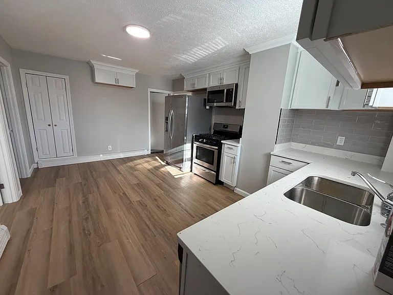 512 Merrimack Ave #512B — Photo 2