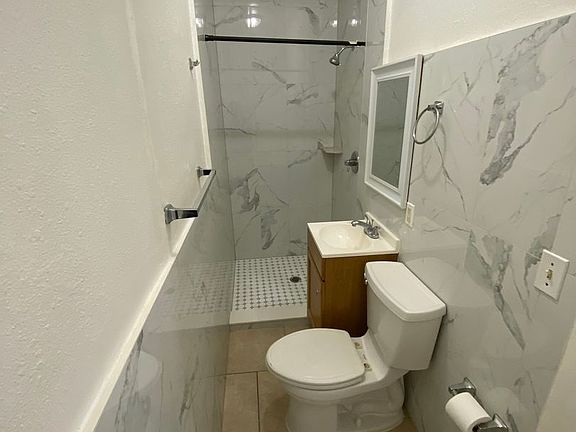 4th image of 401 Colonia Ln E #E