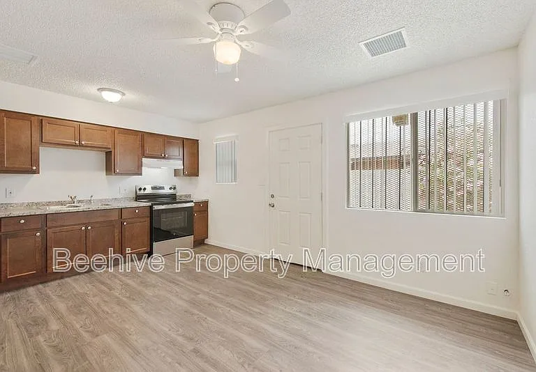 1324 E Taylor St #4 — Photo 8