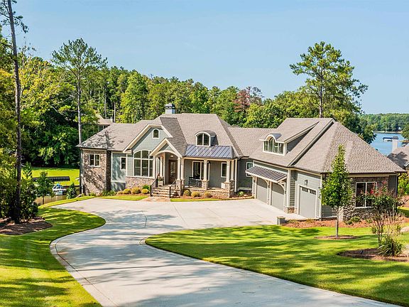 2nd image of 1041 Club Drive Cir