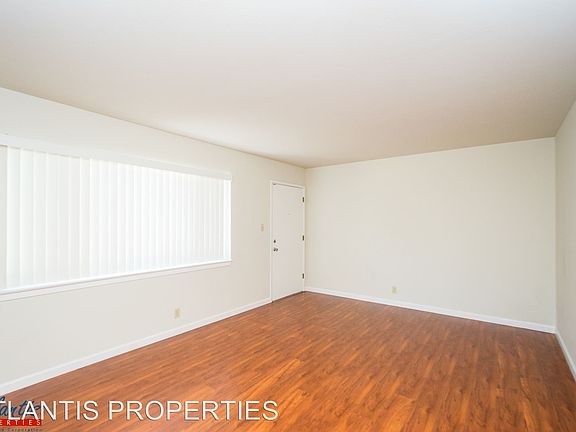 5th image of 2265 Royal Dr APT 03