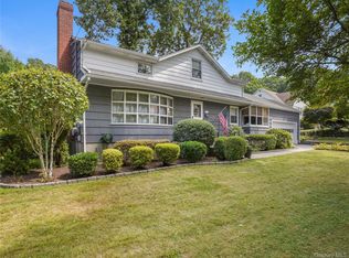 406 Warren Ave, Hawthorne, NY 10532