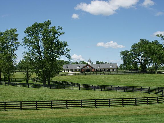 3rd image of 3938 Old Frankfort Pike