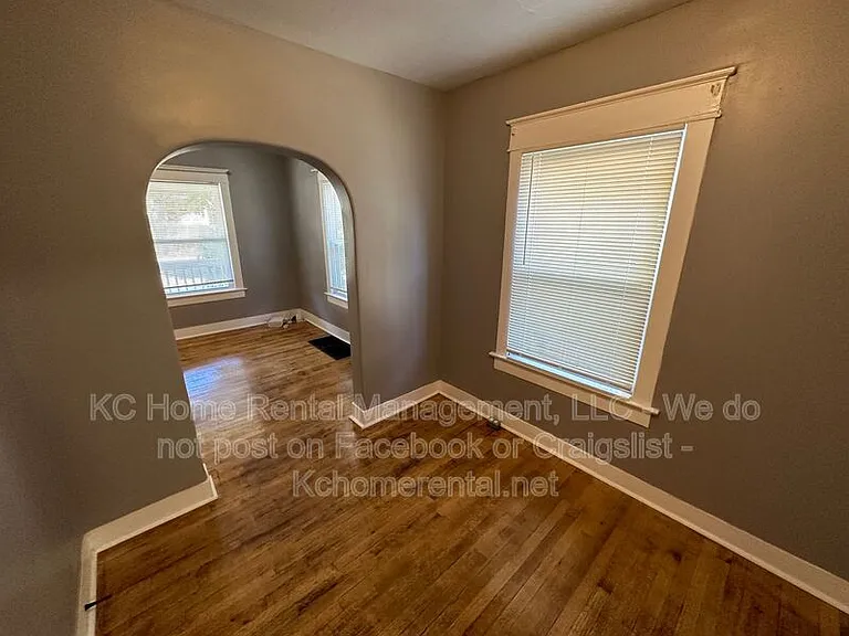 5233 E 6th St #1 — Photo 15