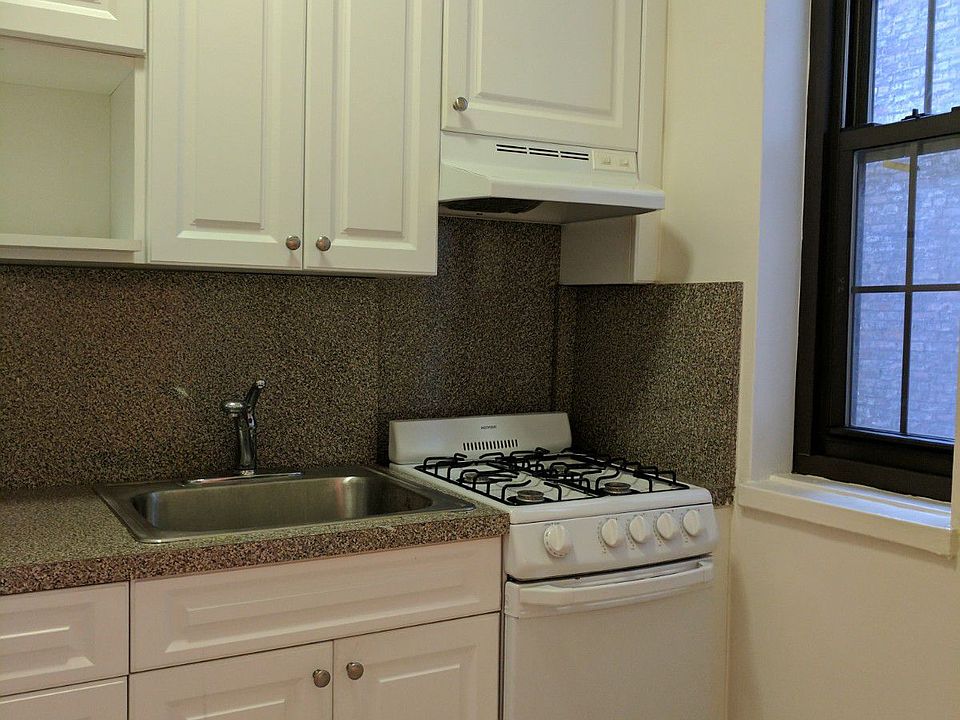 2nd image of 1 University Pl APT 11G