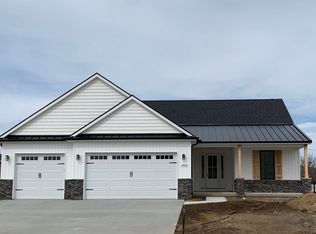 4906 Chestnut Grove Dr, Champaign, IL 61822