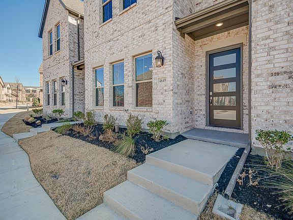 3rd image of 4649 Piedras Lanzar Dr
