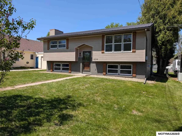694 17th St SE, Mason City, IA 50401