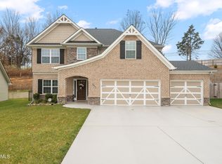 9911 Hummingbird Ln, Knoxville, TN 37923