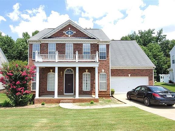 2nd image of 365 Castleton Cir
