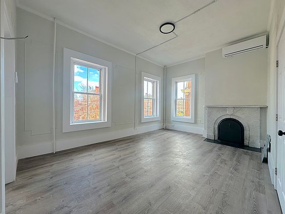 2nd image of 275 Grand St #2F