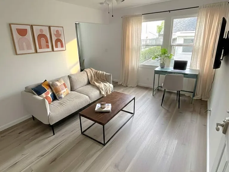 6136 Carlos Ave #1/2 — Photo 2
