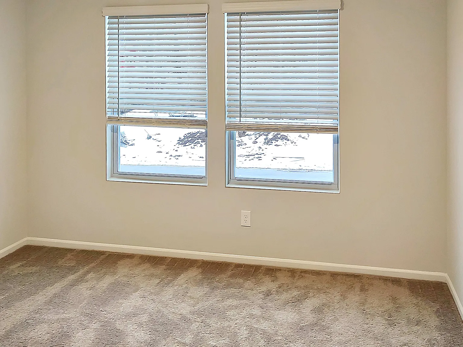 3 bed, 2.5 bath, 1600 sqft, $1,800 — Photo 4