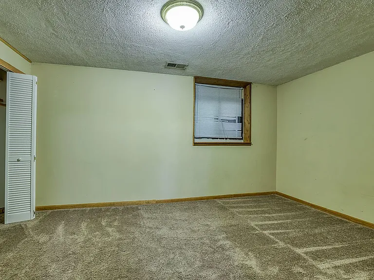 105B South Dr — Photo 12