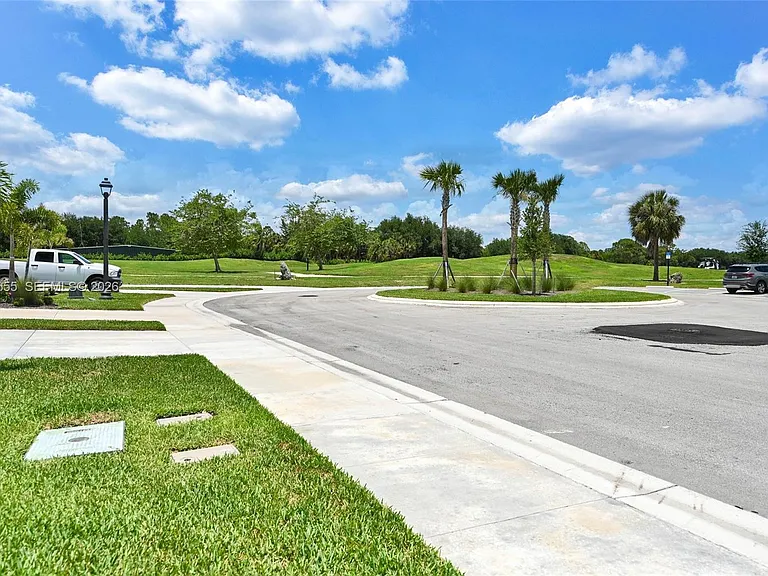 20545 Hazelnut Ct S — Photo 30