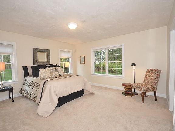 5th image of 14 Lane Farm Dr