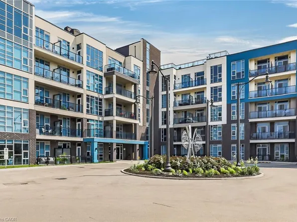 10 Concord Pl #516, Grimsby, ON L3M 0G6