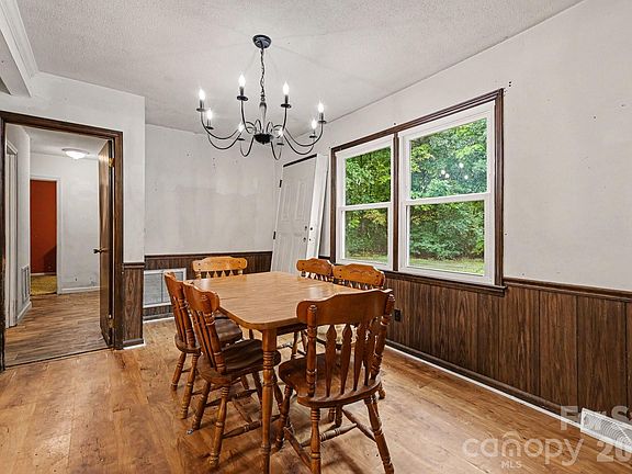 3rd image of 6872 Jake Seagle Rd