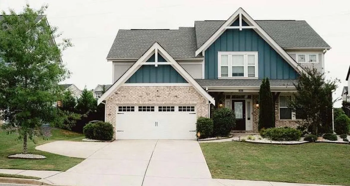 4924 Creekside Ln — Photo 1