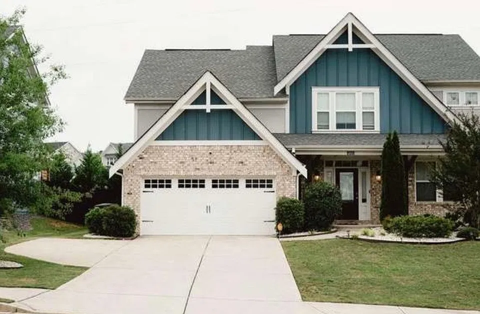 4924 Creekside Ln