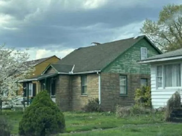 631 Chestnut St, Kenova, WV 25530