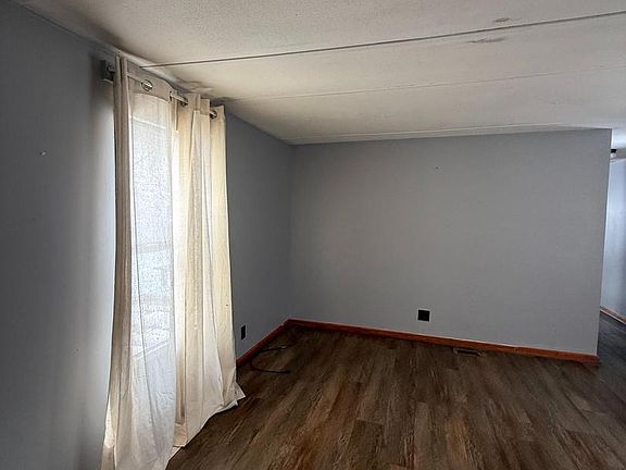 5th image of 122 Cave Hill Ln