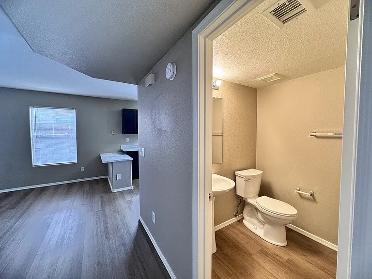 10453 N 76th Dr — Photo 32