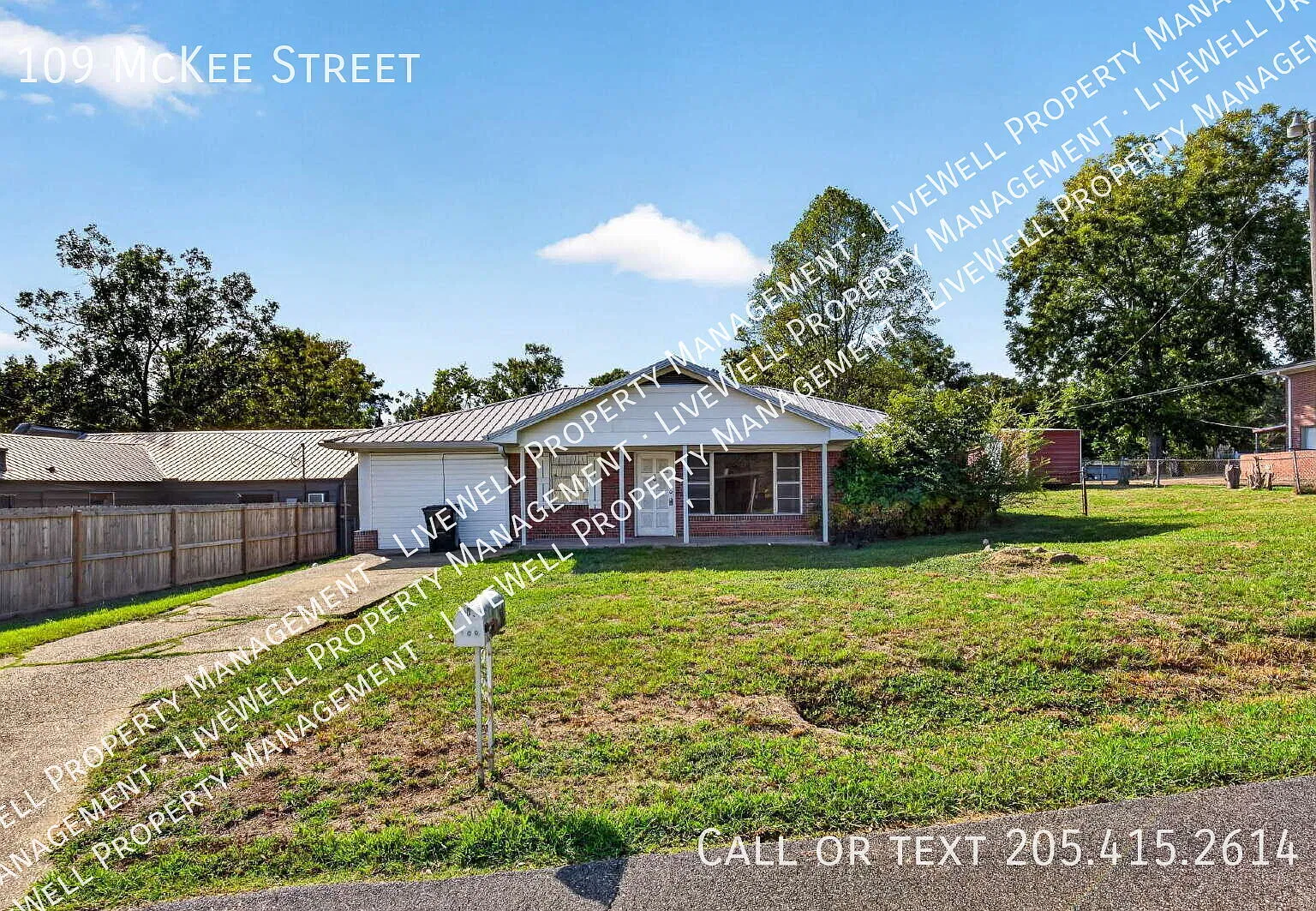 3 Bedroom, 2 Bath Brick Home in Bessemer — Photo 1