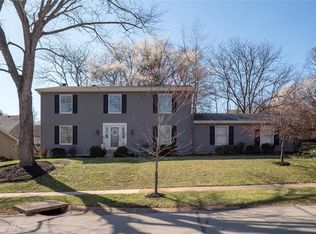 2369 Hollyhead Dr, Saint Louis, MO 63131