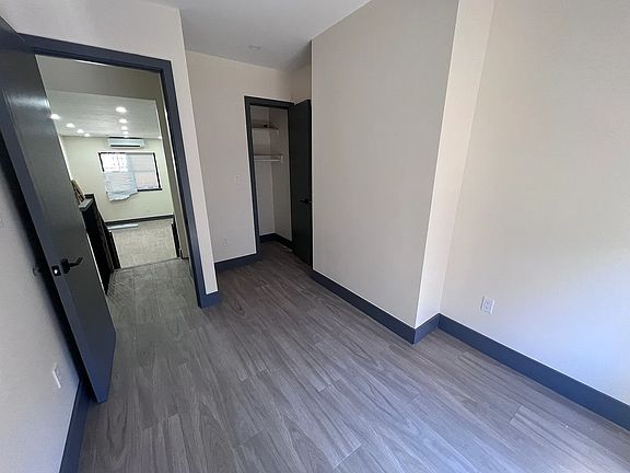 4th image of 2410 Pacific St #1