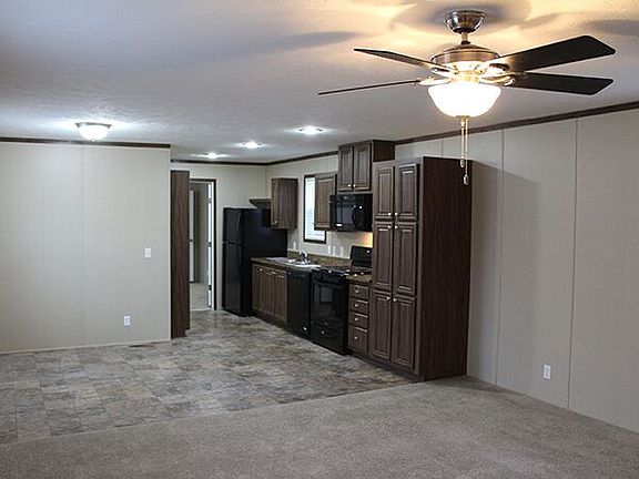 5th image of 305 Camelot Est