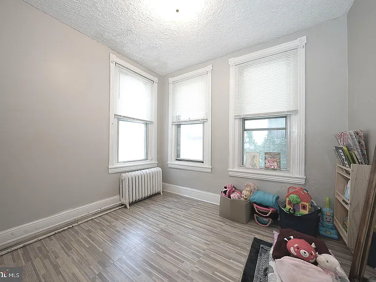 418 Harlan St — Photo 22