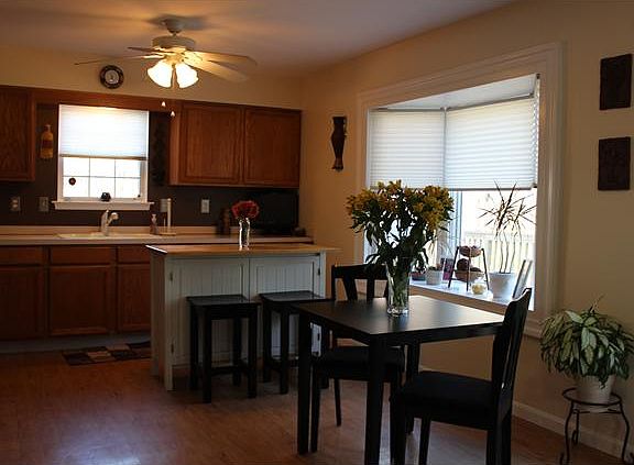 3rd image of 311 Nicholas Ct