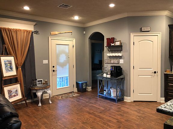 3rd image of 2322 Doran Dr