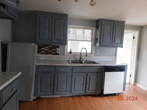 2nd image of 310 Sherwood Ave
