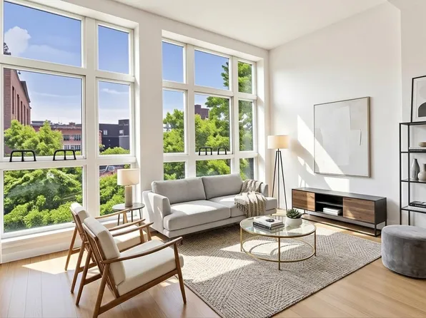 161 Roebling St #2C, Brooklyn, NY 11211