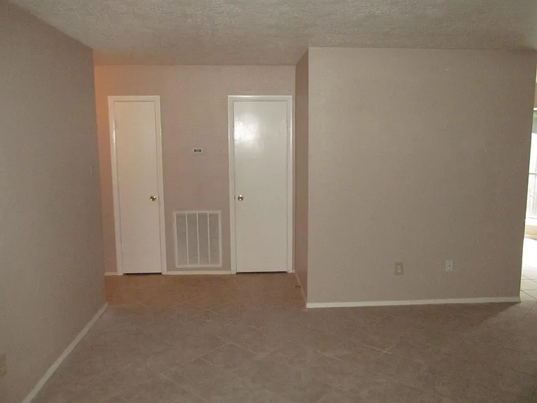 23822 Lestergate Dr — Photo 10