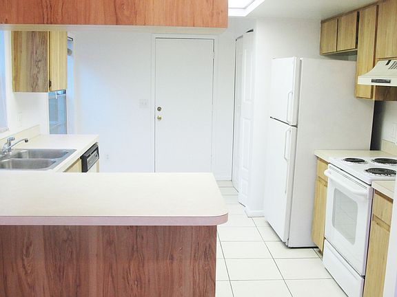 3rd image of 8319 Iberia Pl