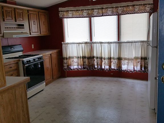 2nd image of 75 Robinson Dr