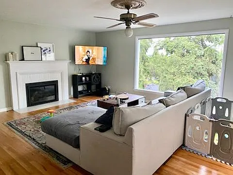 3 bed, 1.5 bath, 1800 sqft, $2,800 — Photo 4