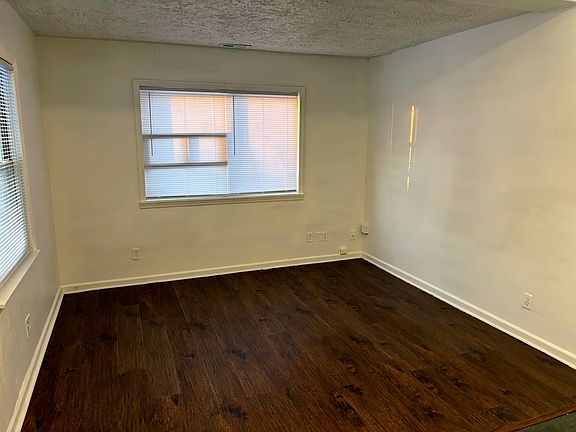 5th image of 2174 N Drexel Ave
