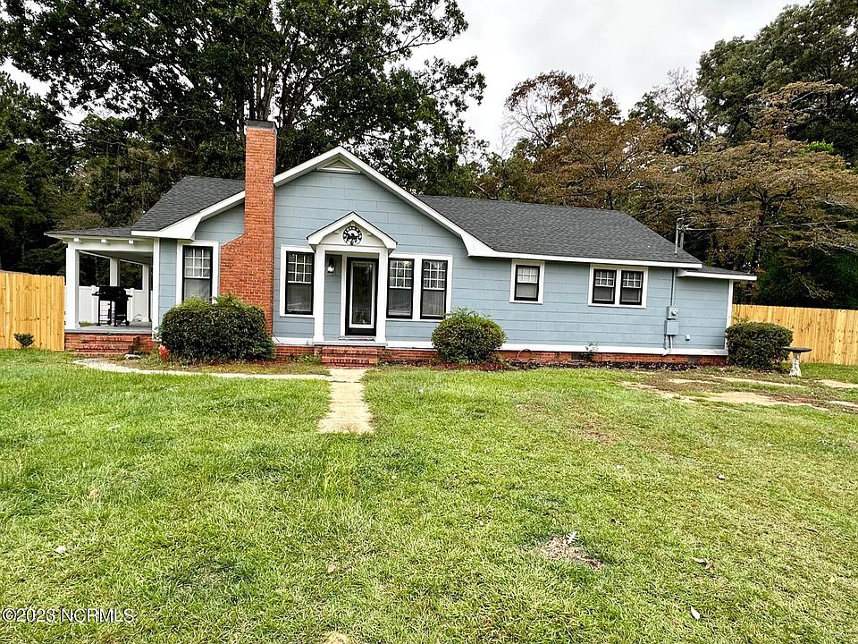 1st image of 906 S Poplar Street