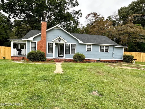 906 S Poplar Street, Elizabethtown, NC 28337
