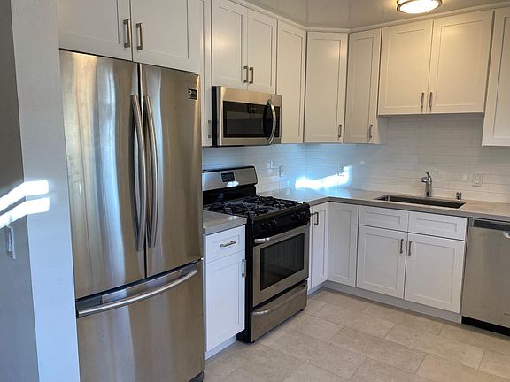 2nd image of 950 Alice Ln APT 2