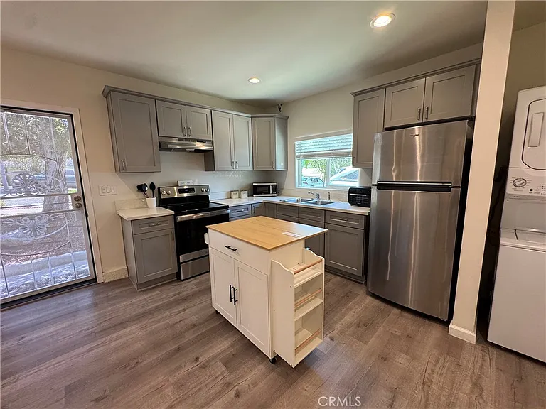 5059 Ludgate Dr #B — Photo 7
