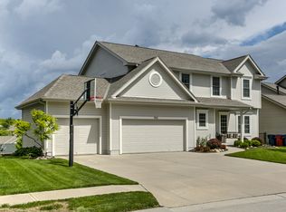 1913 S 198th St, Omaha, NE 68130