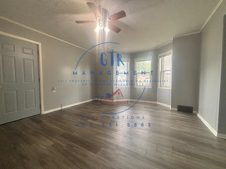 3352 T St — Photo 3